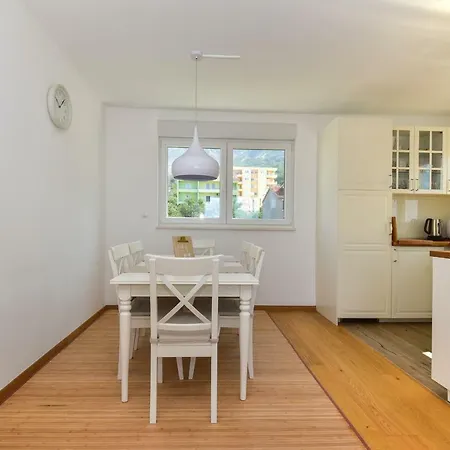 Ricca Seaview ماكارسكا