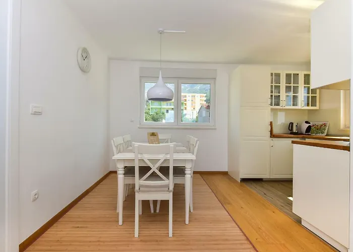 Ricca Seaview ماكارسكا